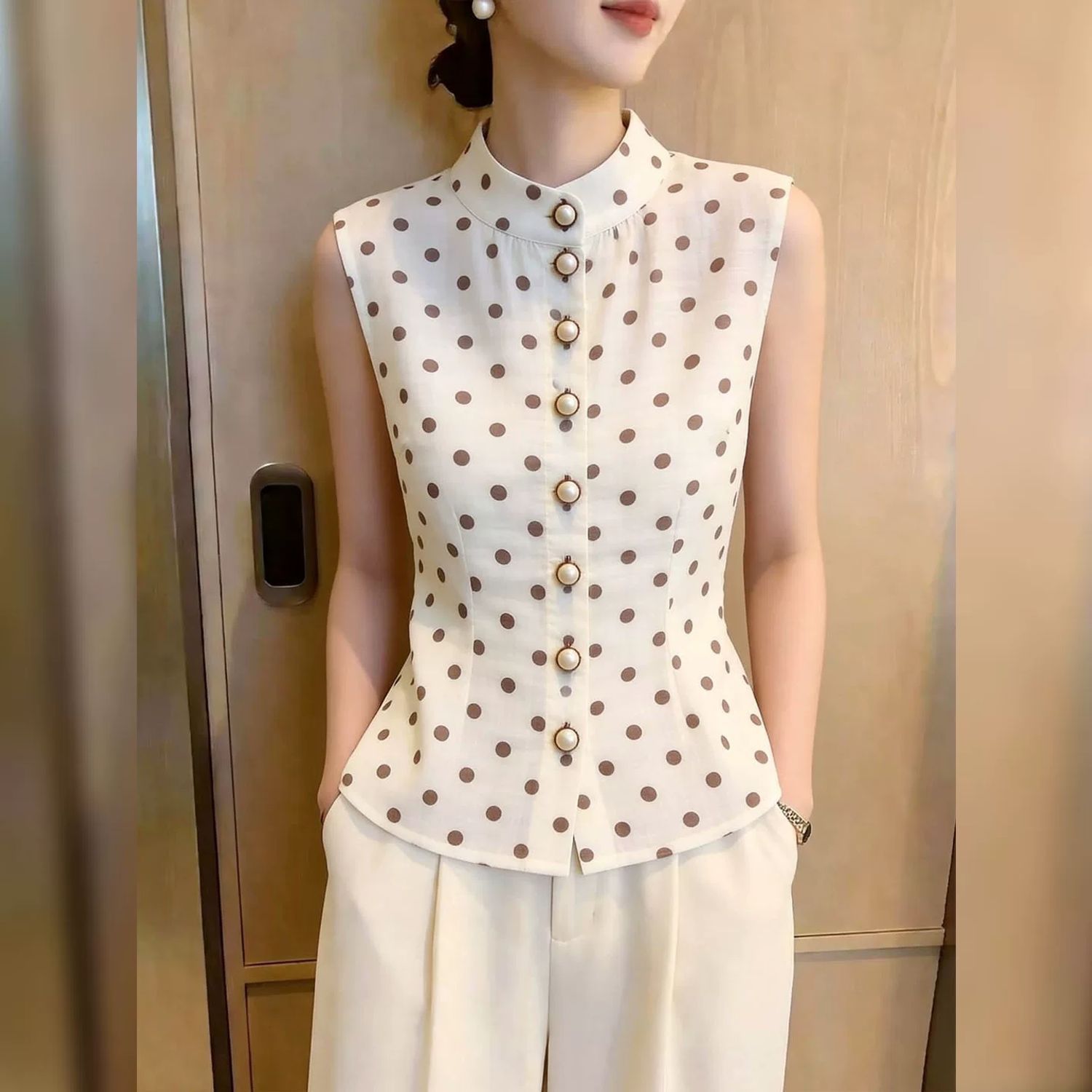 マンダリンカラーノースリーブポルカドットブラウスパールボタン - Mandarin Collar Formal Shirt Slim Fit のレビューと価格